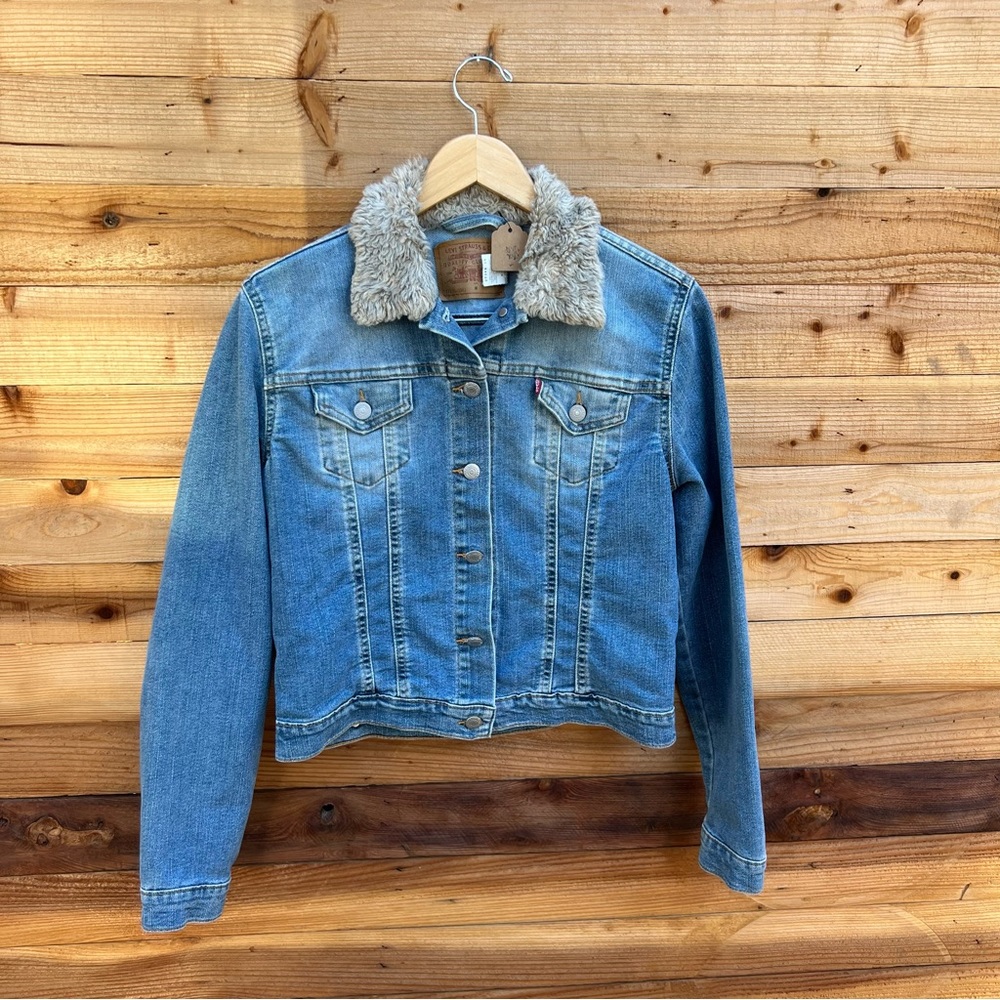 Vintage Levi’s Fur Collar Denim Jacket